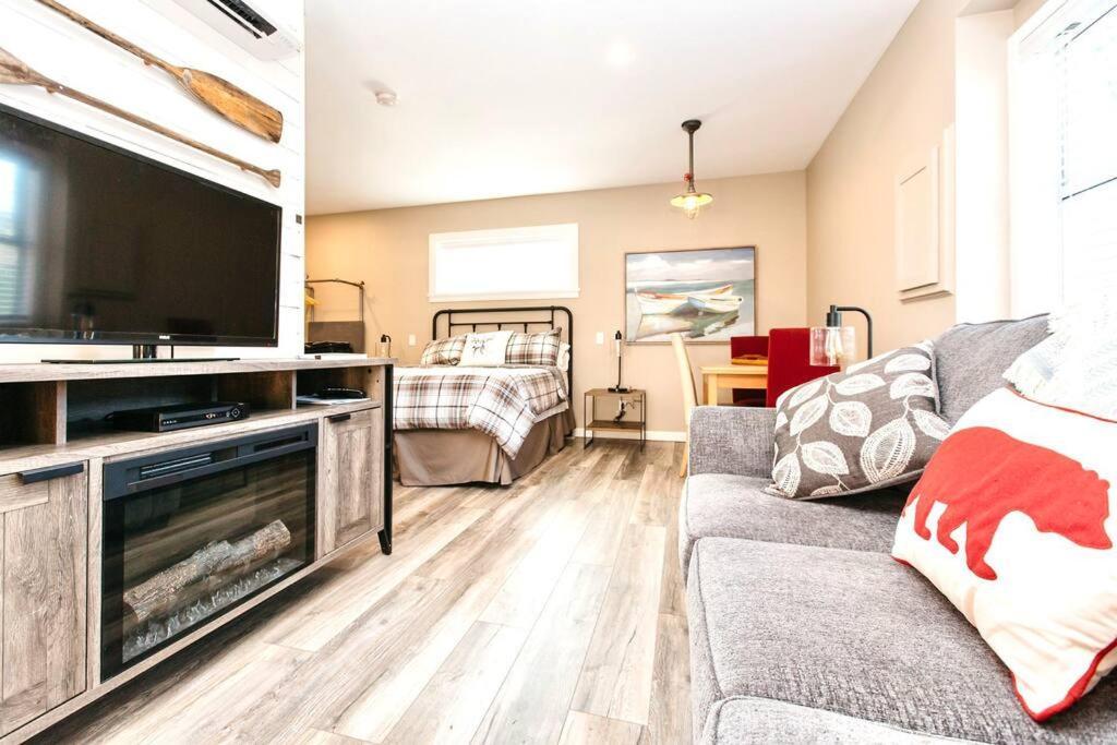 Raincoast Retreat At Shawnigan Lake! Екстер'єр фото