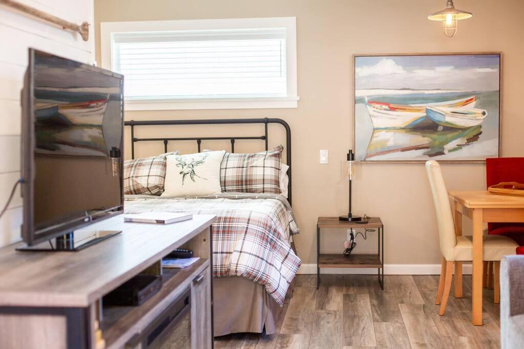 Raincoast Retreat At Shawnigan Lake! Екстер'єр фото