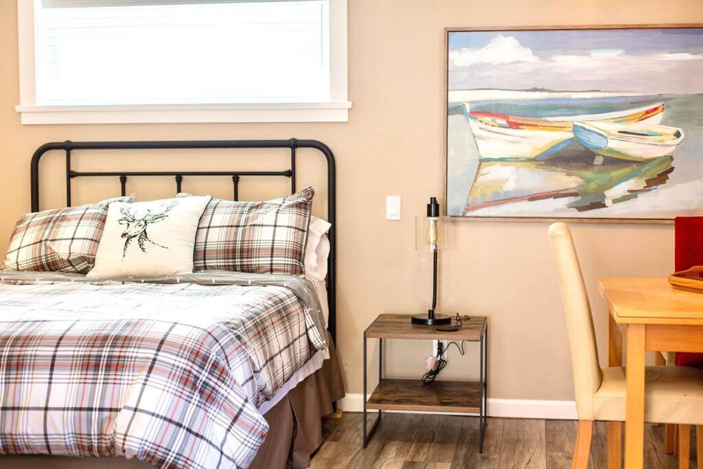Raincoast Retreat At Shawnigan Lake! Екстер'єр фото