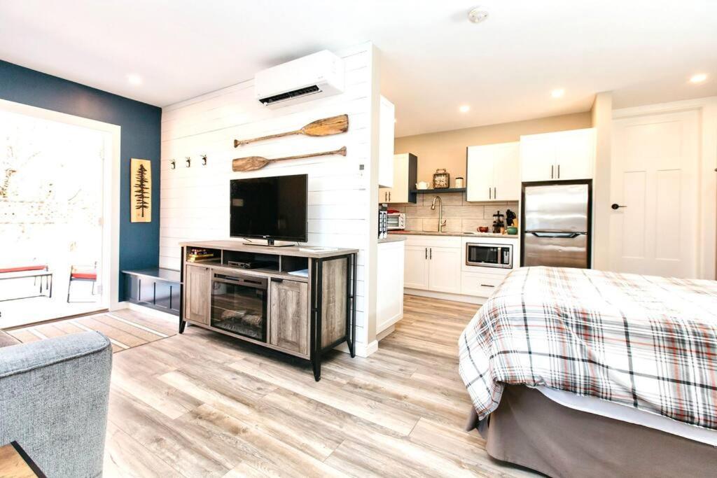Raincoast Retreat At Shawnigan Lake! Екстер'єр фото