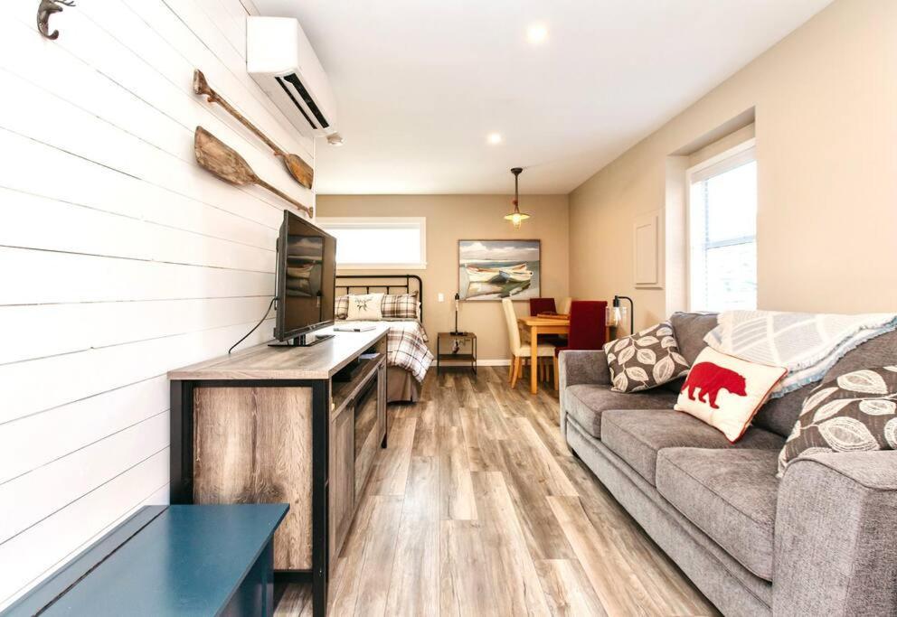 Raincoast Retreat At Shawnigan Lake! Екстер'єр фото